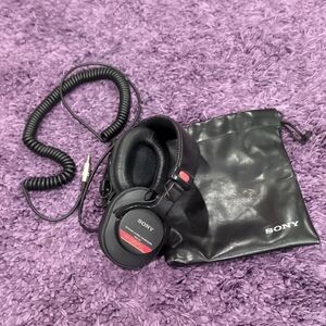 Sony MDR-V6, Studio Monitor, Dynamic Stereo Headphones, Japan, Case, Connector